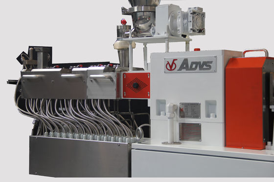 Buen precio Extrusora de doble tornillo de laboratorio de alto rendimiento con una potencia de 50 kg/h para el compuesto de precisión en línea